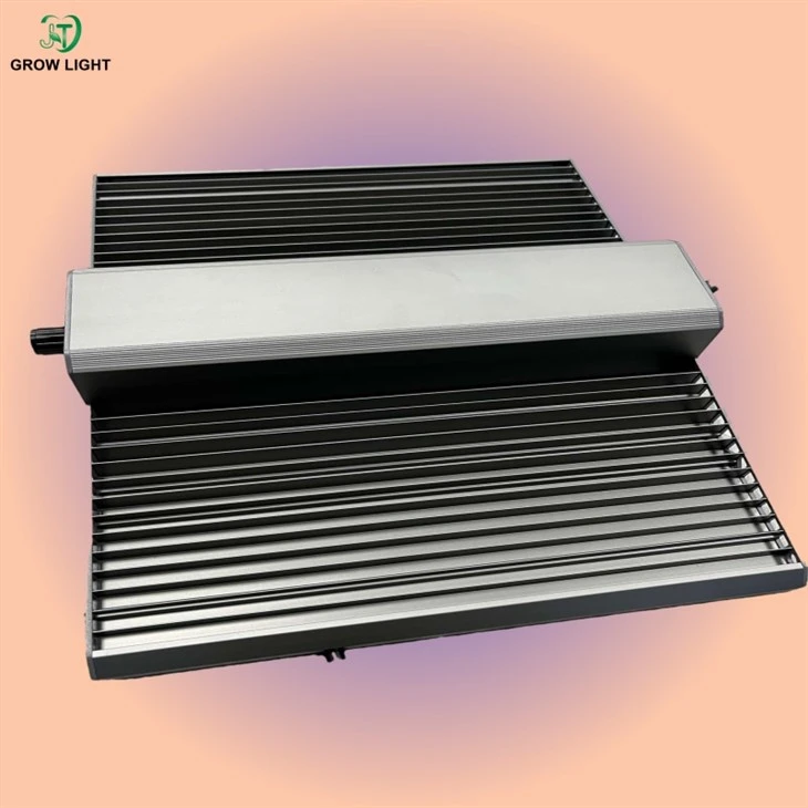 Panel grow light